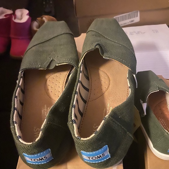 Mommy and me matching toms Tiny 5 and women's size 8 Toms - Picture 6 of 7